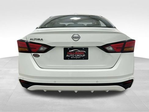 Used 2025 Nissan Altima 2.5 SV image 3