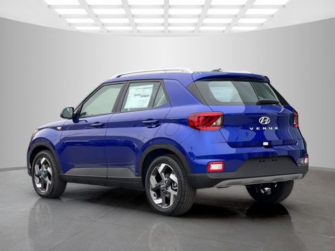 New 2025 Hyundai Venue SEL FWD image 6