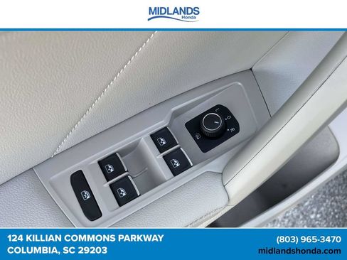 Used 2023 Volkswagen Tiguan SE FWD image 17