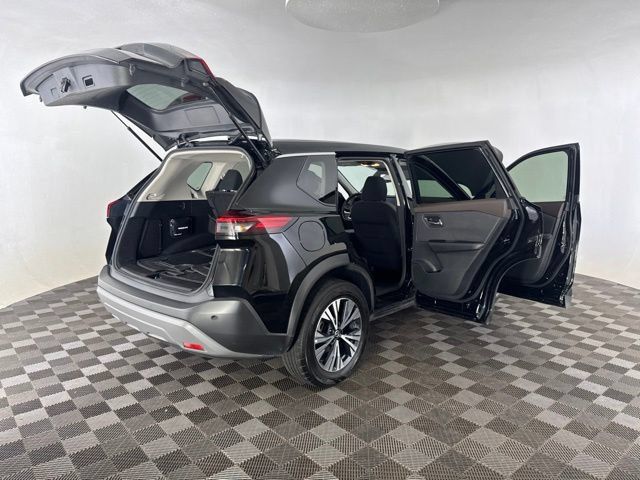 Used 2021 Nissan Rogue SV AWD/4WD image 14