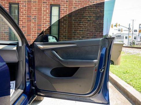 Used 2023 Tesla Model Y AWD image 36