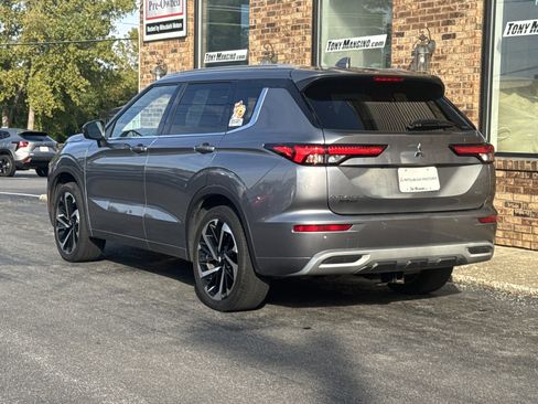 Used 2022 Mitsubishi Outlander SEL image 3