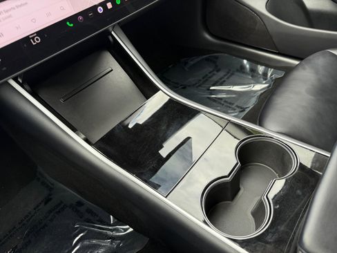 Used 2018 Tesla Model 3 Long Range RWD image 13