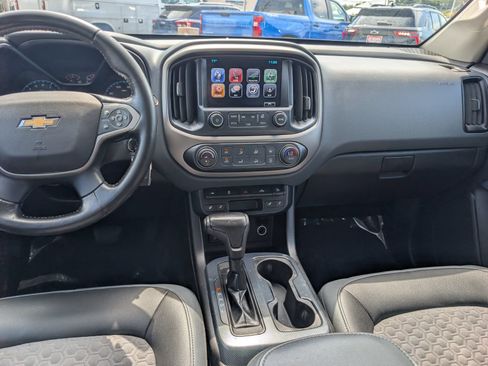 Used 2017 Chevrolet Colorado Z71 AWD/4WD image 18