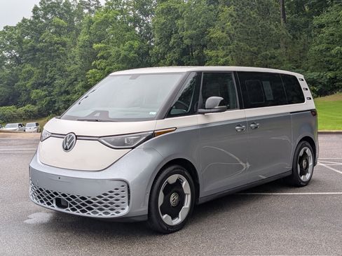 Used 2025 Volkswagen ID. Buzz Pro S Plus RWD image 5