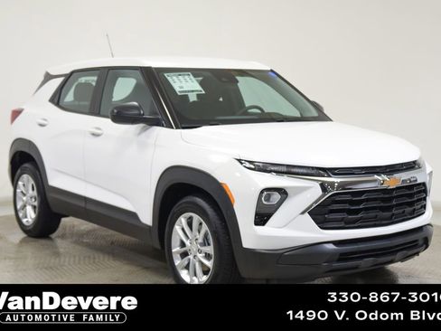 Used 2025 Chevrolet TrailBlazer LS image 1