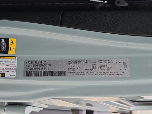 Used 2023 Jeep Wrangler Unlimited w/ Sun & Screen Package image 41