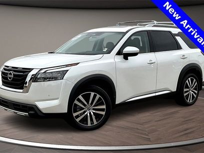 Certified 2025 Nissan Pathfinder Platinum