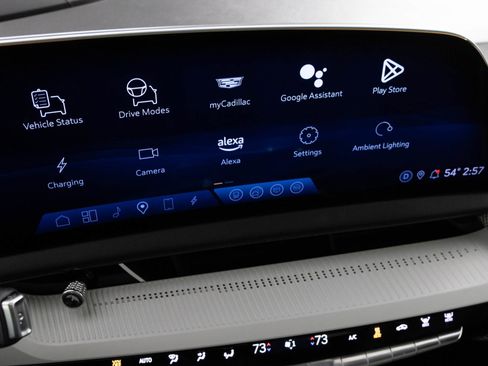 Used 2025 Cadillac Optiq Luxury 2 w/ LPO, Floor Liner Package AWD/4WD image 30