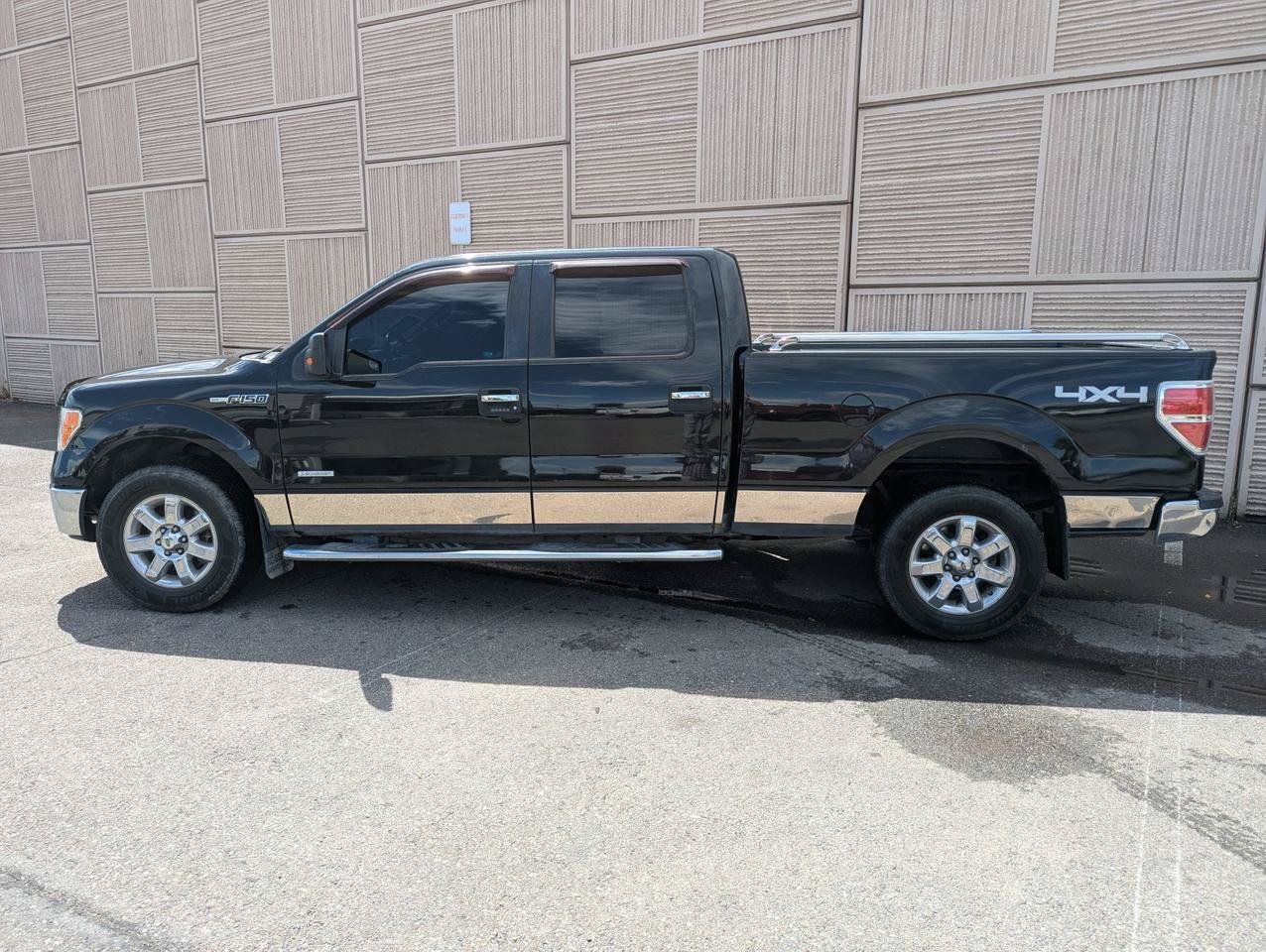 Used 2013 Ford F150 XLT w/ XLT Chrome Pkg AWD/4WD image 2