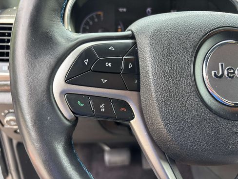 Used 2018 Jeep Grand Cherokee Laredo AWD/4WD image 20