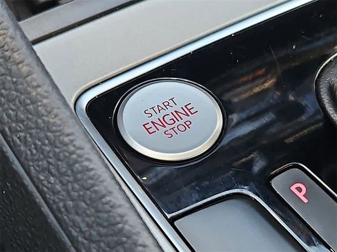 Used 2022 Volkswagen Passat 2.0T SE image 21