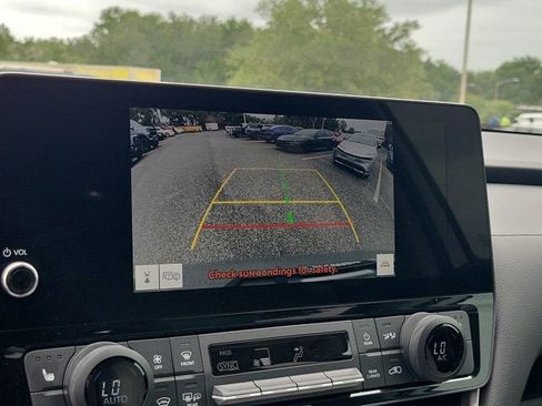 Used 2026 Toyota Grand Highlander XLE FWD image 27