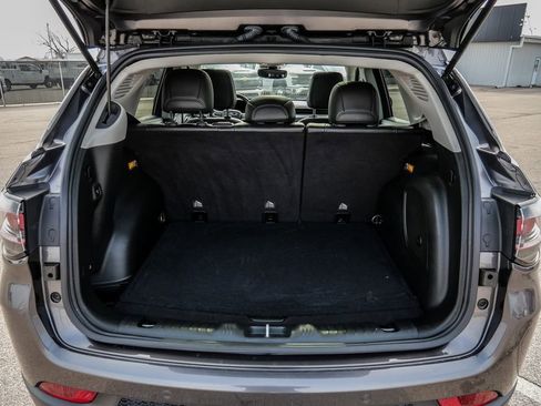 Used 2022 Jeep Compass Trailhawk w/ Trailhawk Elite Group image 14