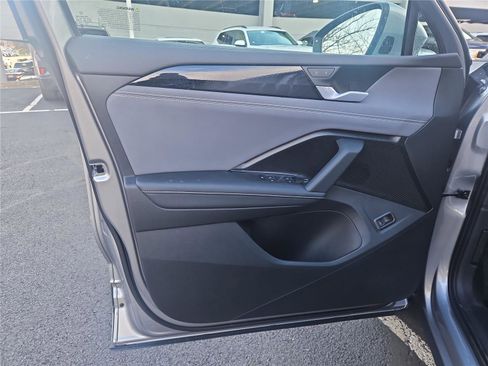 New 2026 Volkswagen Tiguan SE image 12