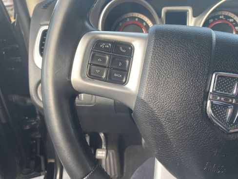 Used 2020 Dodge Journey SE w/ SE Popular Equipment Group image 11