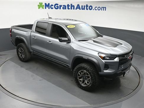 Used 2024 Chevrolet Colorado ZR2 w/ ZR2 Convenience Package III AWD/4WD image 3
