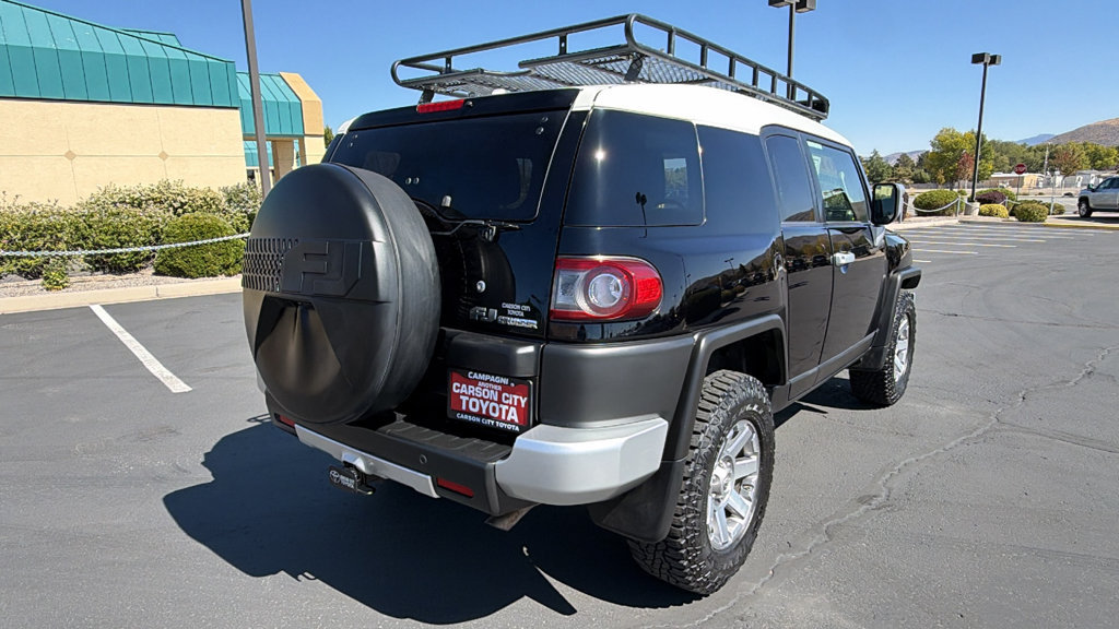 Used 2014 Toyota FJ Cruiser 4WD w/ Upgrade Package image 3