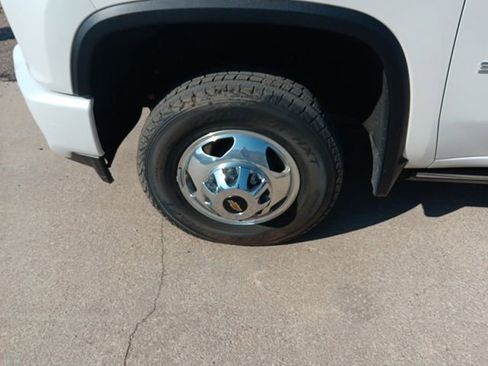 Used 2022 Chevrolet Silverado 3500 High Country image 39