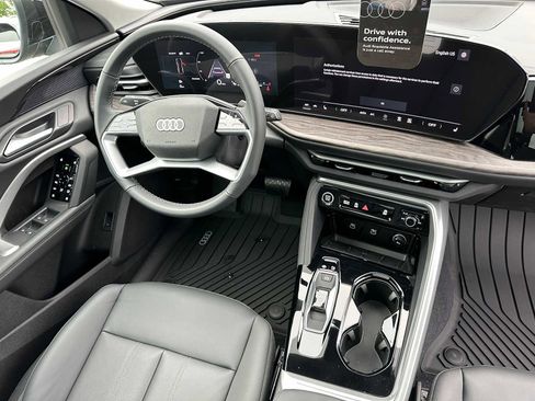 New 2025 Audi Q5 Premium image 11