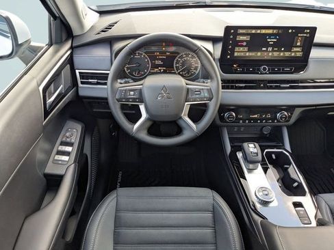 New 2026 Mitsubishi Outlander SE FWD image 15