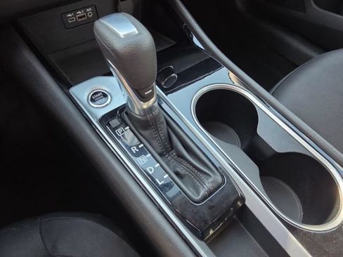 Used 2024 Nissan Altima 2.5 SV FWD image 19
