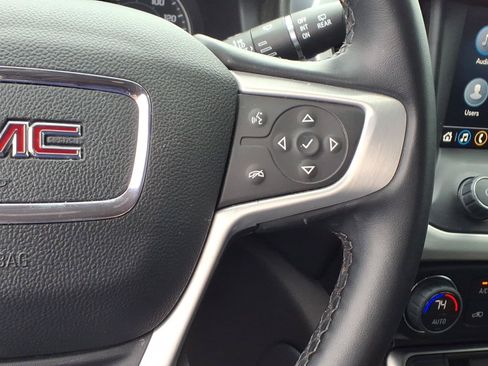 Used 2023 GMC Acadia SLT AWD/4WD image 19