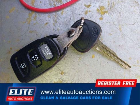 Used 2016 Hyundai Elantra SE FWD image 22