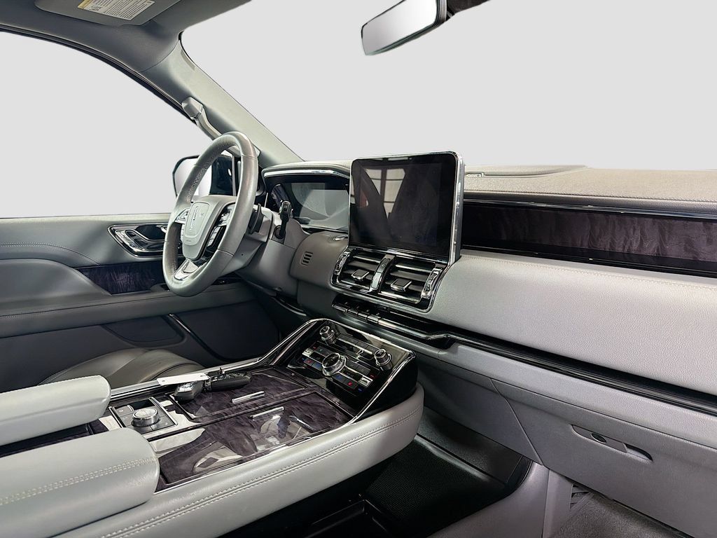 Used 2021 Lincoln Navigator Reserve AWD/4WD image 33