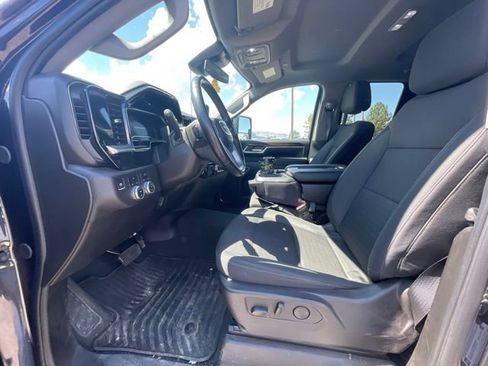 Used 2024 GMC Sierra 2500 SLE w/ SLE Value Package; AWD/4WD image 6