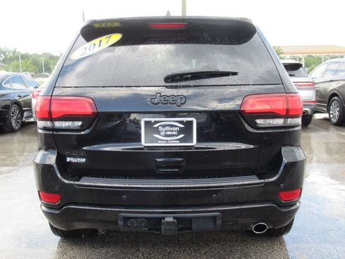 Used 2017 Jeep Grand Cherokee Altitude AWD/4WD image 6