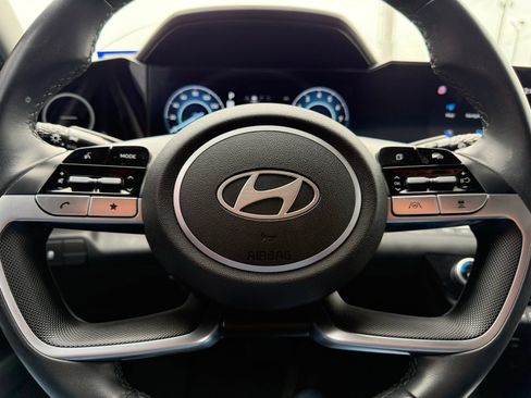 Used 2024 Hyundai Elantra Limited FWD image 8