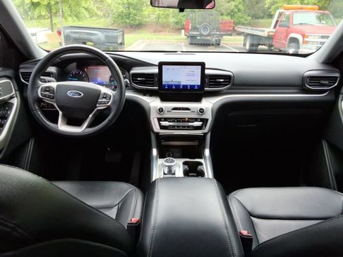 Used 2020 Ford Explorer XLT w/ Equipment Group 202A RWD image 20
