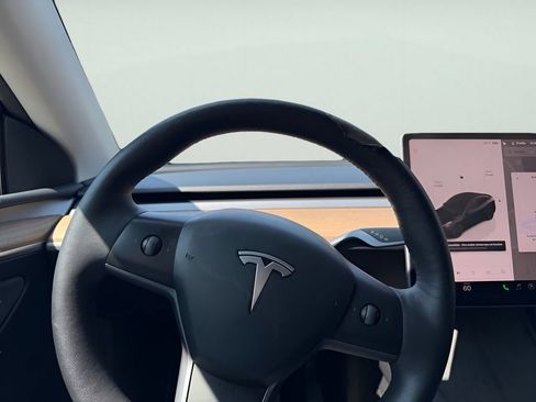 Used 2023 Tesla Model Y Long Range AWD/4WD image 36