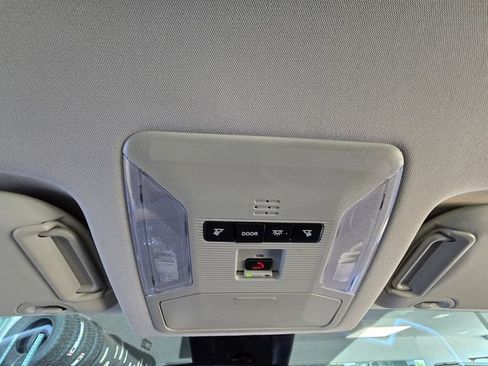 Used 2021 Toyota RAV4 XLE AWD/4WD image 16