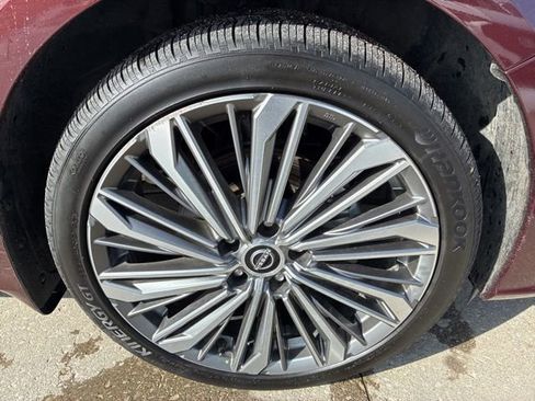 Used 2025 Nissan Altima 2.5 SL image 11