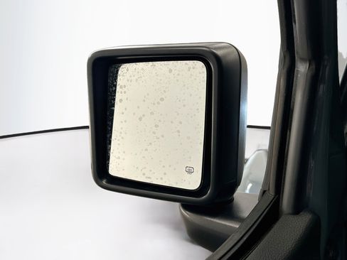 Used 2024 Jeep Wrangler Unlimited Sahara AWD/4WD image 16