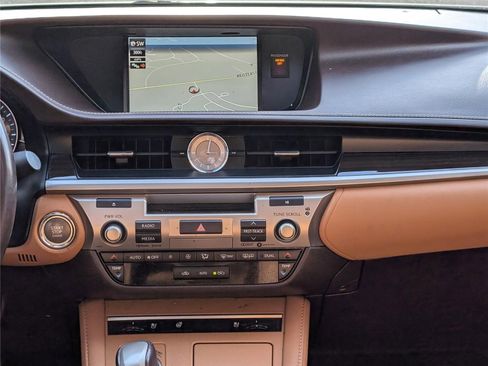Used 2018 Lexus ES 350 w/ Navigation System Package image 15