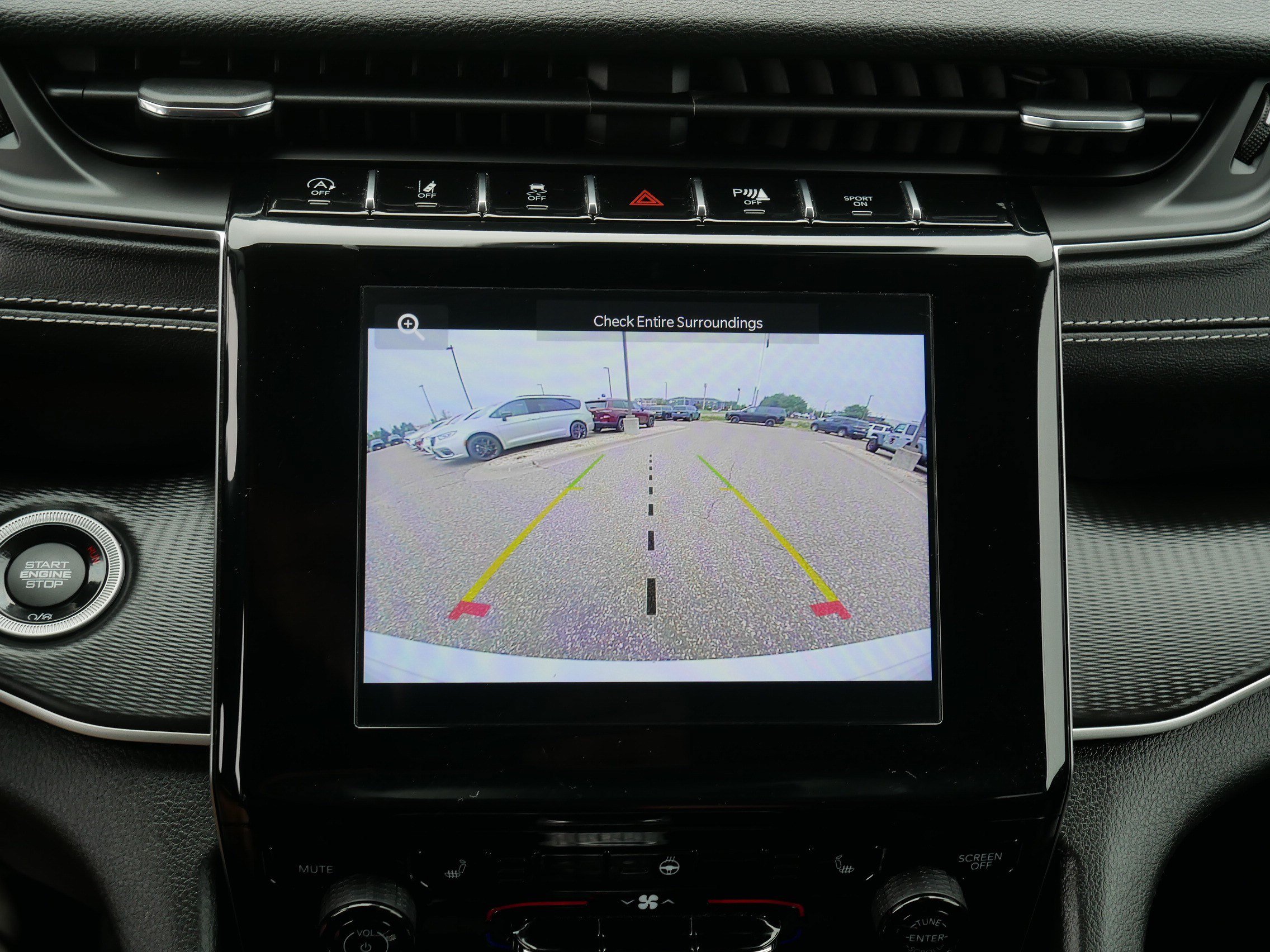 Used 2023 Jeep Grand Cherokee Laredo w/ Luxury Tech Group I AWD/4WD image 27