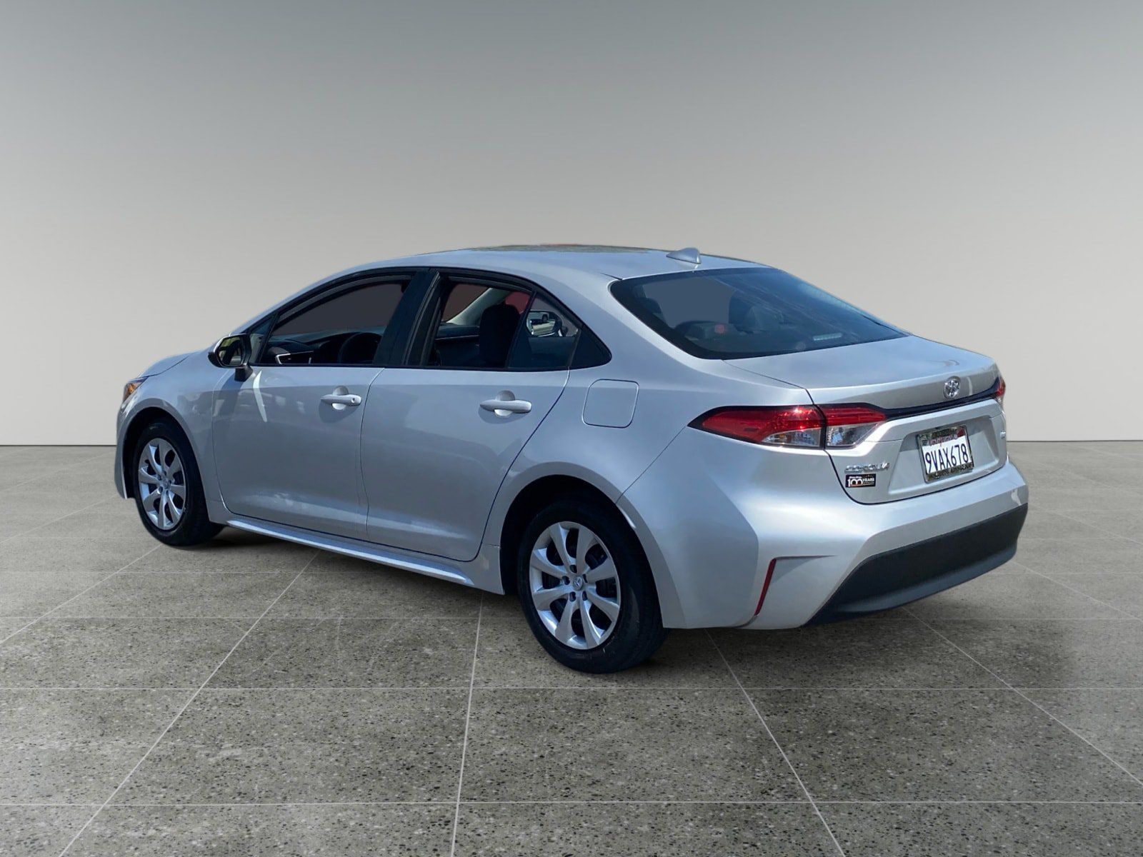 Used 2025 Toyota Corolla LE FWD image 3