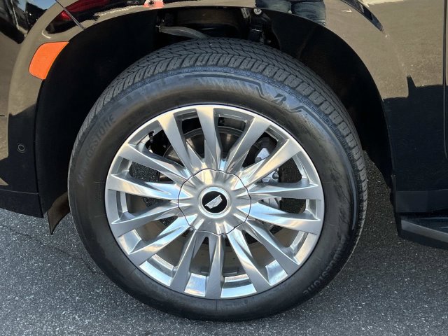 Certified 2024 Cadillac Escalade Premium Luxury w/ LPO, Floor Liner Package AWD/4WD image 8
