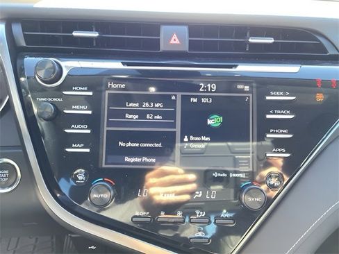 Used 2020 Toyota Camry XSE image 25