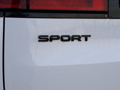 Used 2025 Land Rover Range Rover Sport SE AWD/4WD image 8