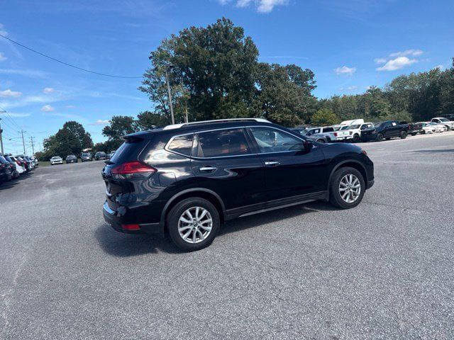 Used 2017 Nissan Rogue SV w/ SV Premium Package FWD image 14