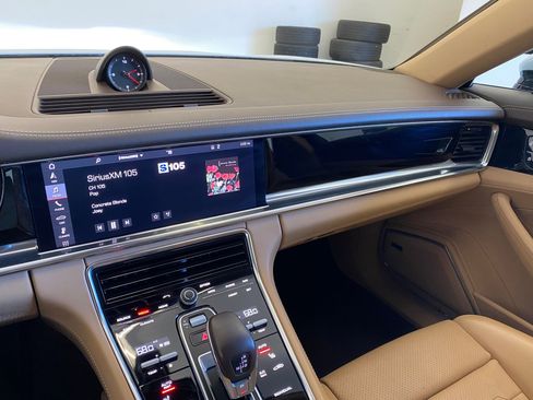 Used 2020 Porsche Panamera 4S w/ Premium Package image 19