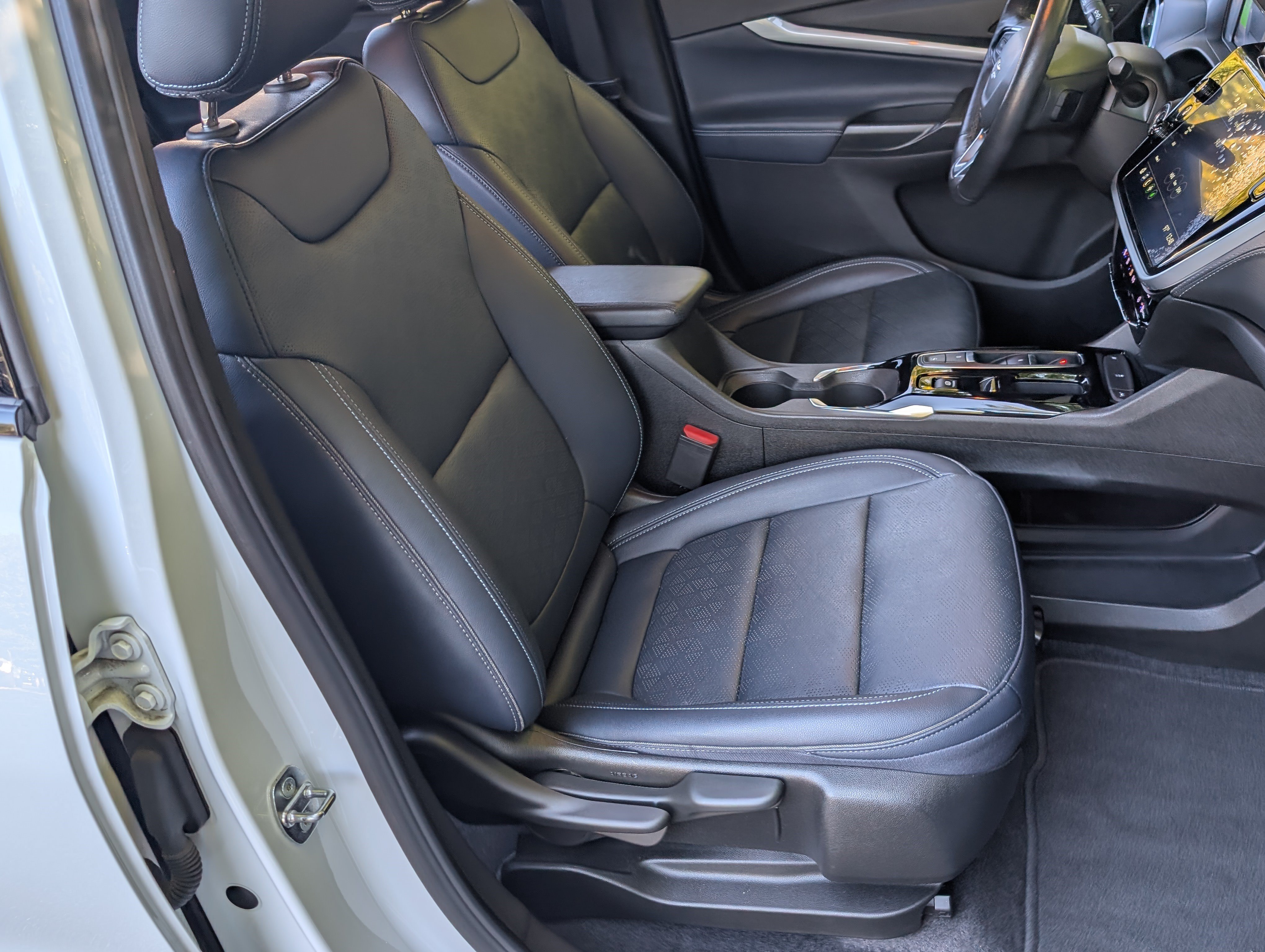 Used 2023 Chevrolet Bolt EUV LT w/ Convenience Package FWD image 20