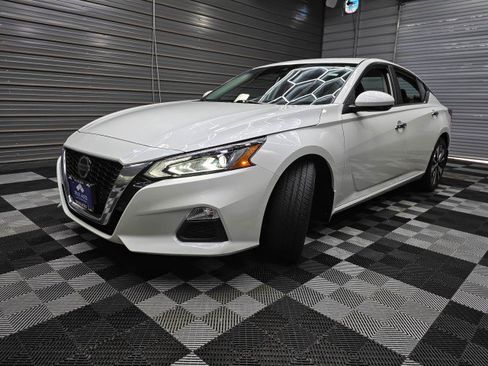 Used 2022 Nissan Altima 2.5 SV w/ SV Premium Package FWD image 39