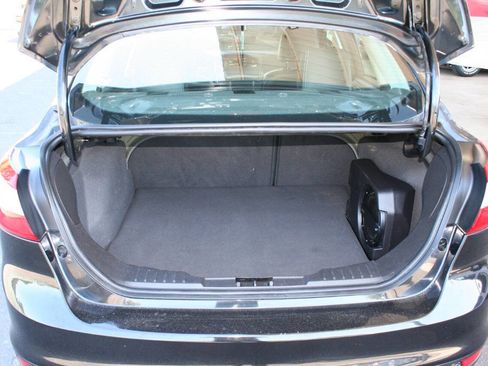 Used 2014 Ford Focus SE w/ Equipment Group 201A FWD image 24