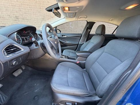 Used 2018 Chevrolet Cruze LT w/ Convenience Package image 14