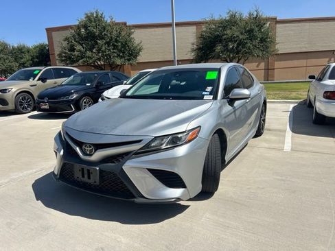 Used 2018 Toyota Camry SE FWD image 7